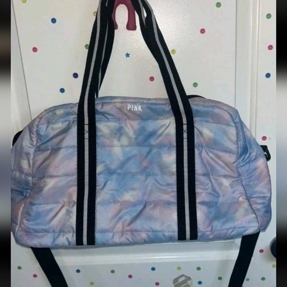 Victoria’s Secret PINK Duffel Weekender Travel Bag Blue Quilted Tie Dye Strap 💵 - Picture 2 of 10